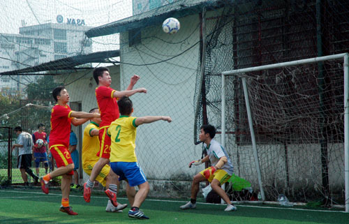 Khai mạc Giải bóng đá Vietnam Post mở rộng năm 2015